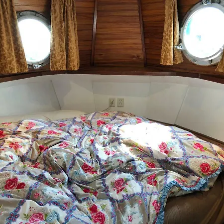 Kw124 Botel *